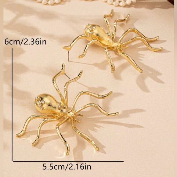 Gothic Solider Earrings Gold Tone, large, Sparkling Jewels, Engraved Detailing - Picture 3 of 3